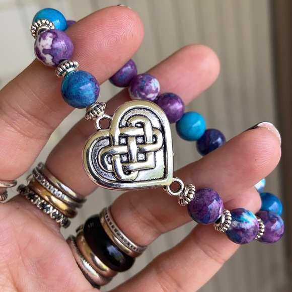 Celtic heart bracelet . Celtic knot snow purple jasper bead bracelet - Picture 14 of 15